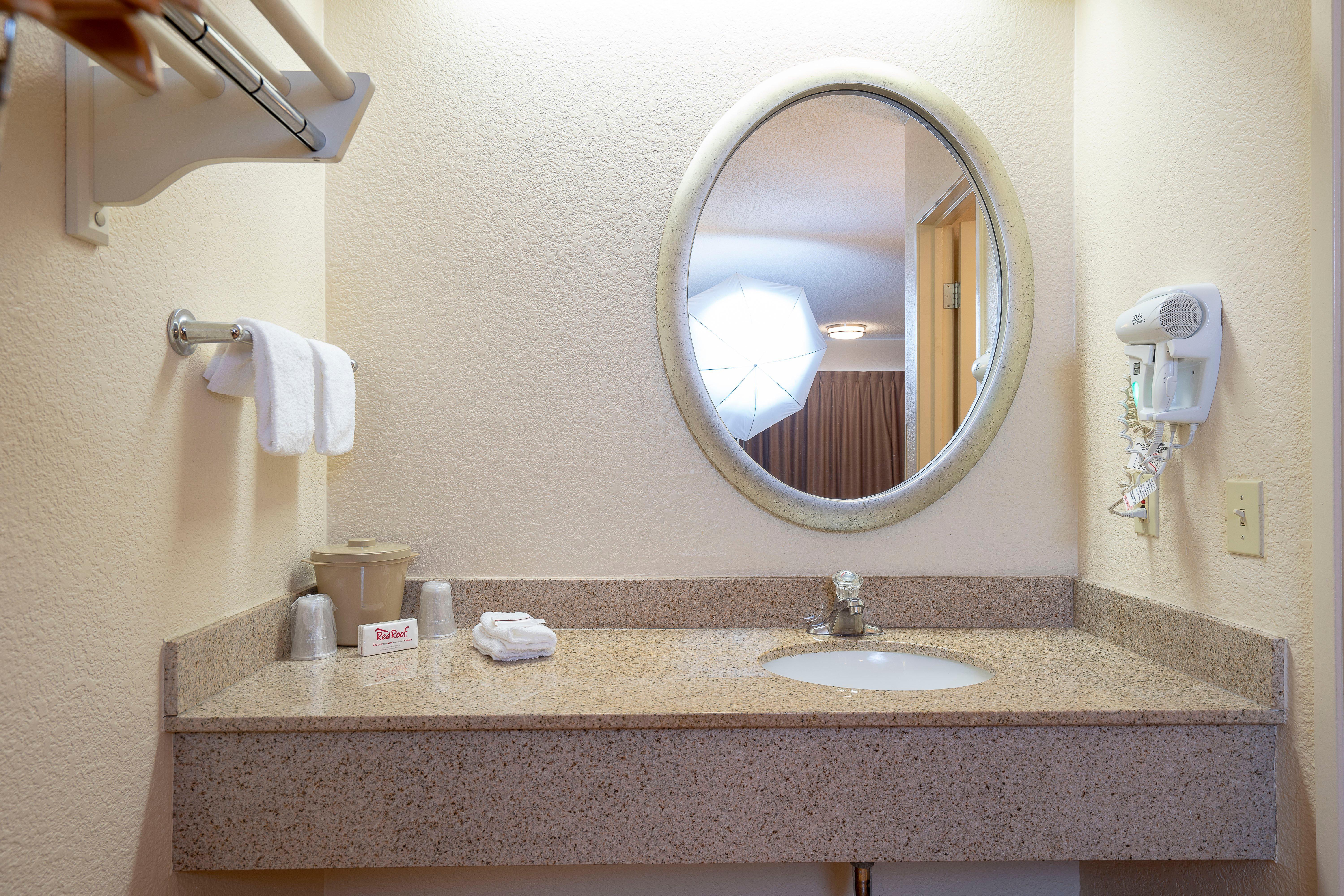 Red Roof Inn Louisville Fair And Expo Ngoại thất bức ảnh